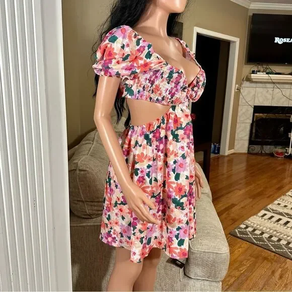 NWT floral vaca open side open back dress - Picture 8 of 12